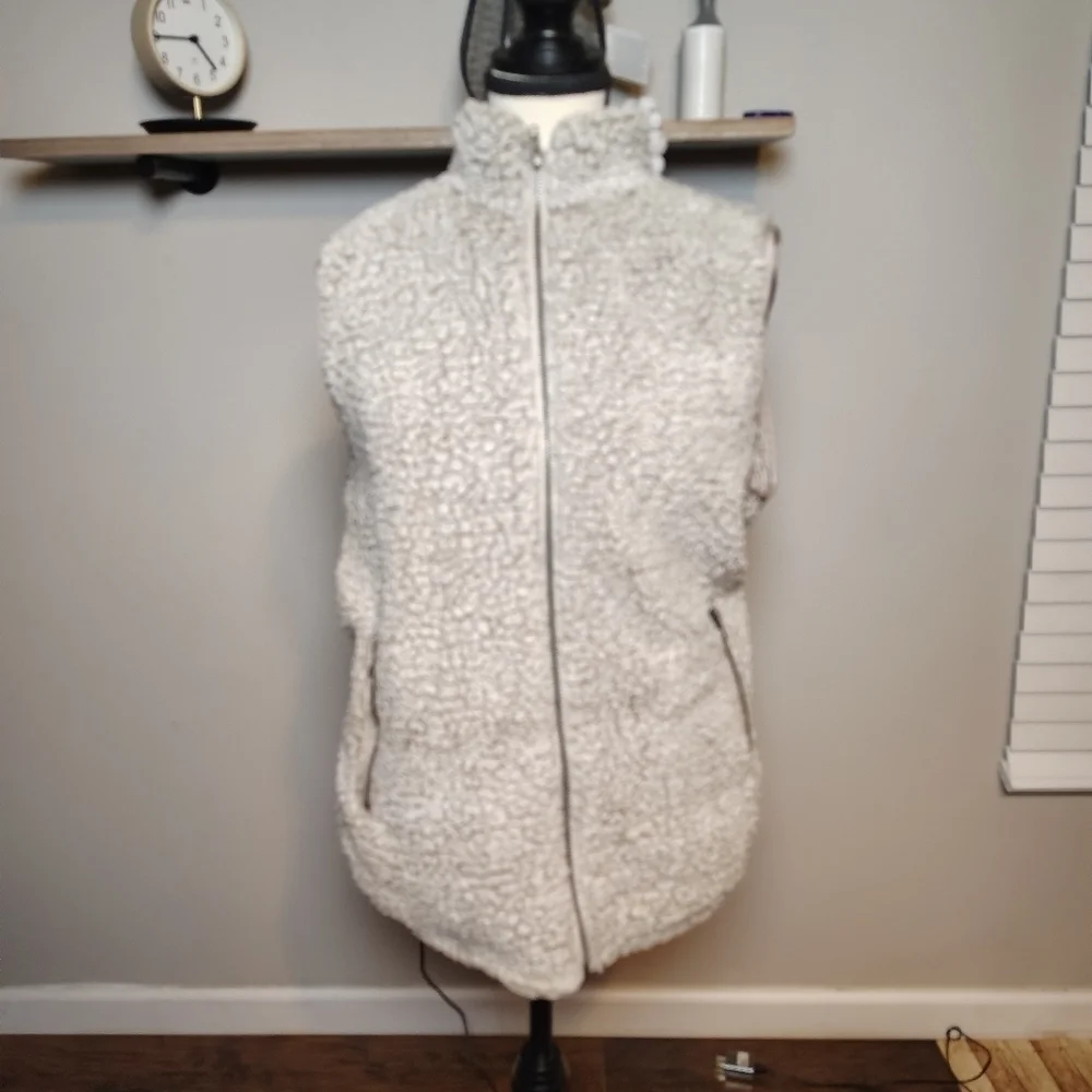 Thread Supply Women's Fleece Vest - Light Gray